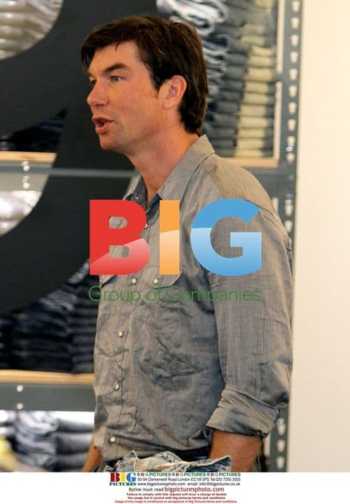 Jerry O'Connell Shopping at Gap Opening