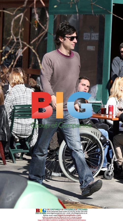 Zach Braff Lunch With Friends in Soho