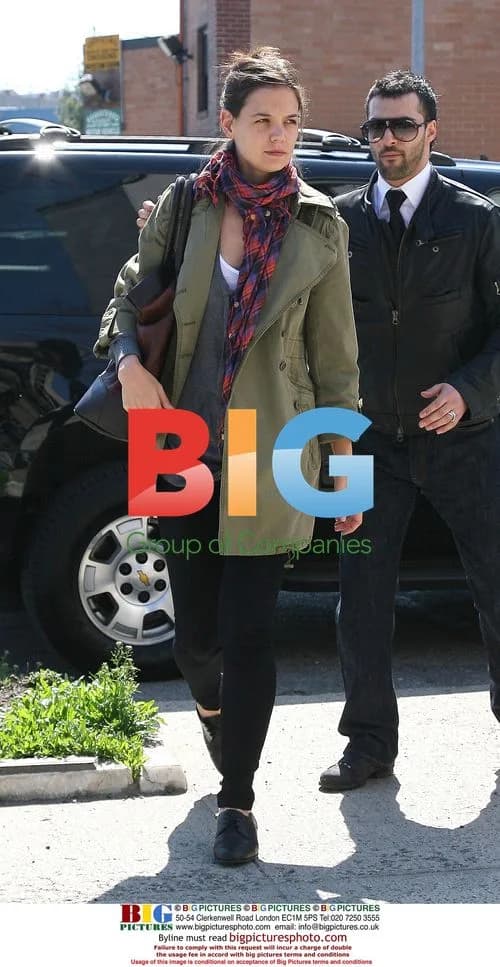Katie Holmes Leaving NYC Apartment