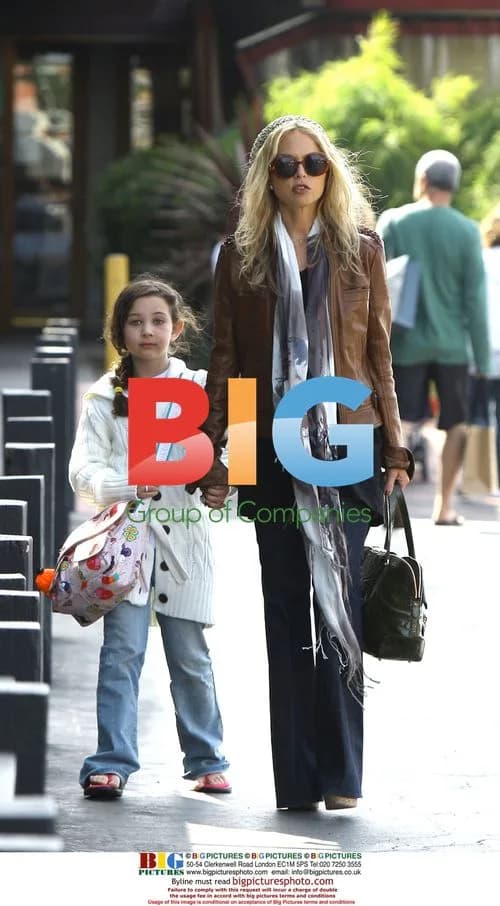 Rachel Zoe with Niece Shopping in Malibu