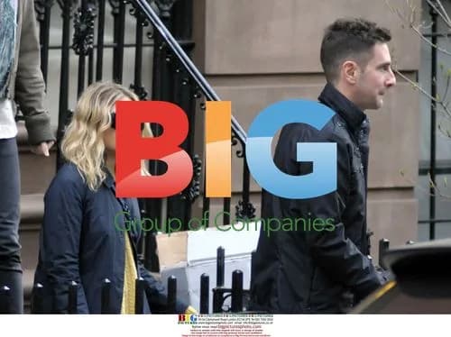 Ashley Olsen Leaves NYC Apartment