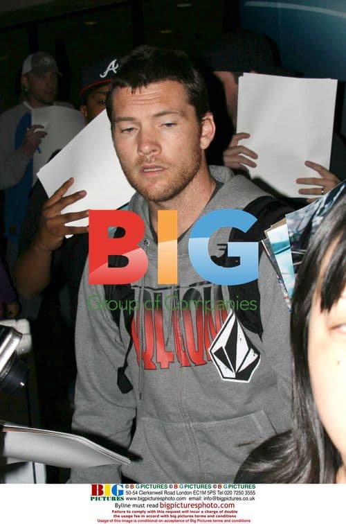 Sam Worthington Signing Autographs at LAX