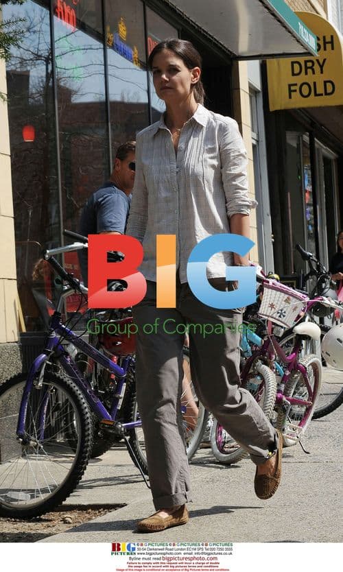 Katie Holmes on 'Son of no one' set