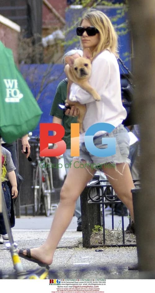 Ashley Olsen with New Puppy