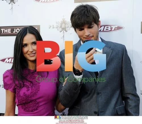 Kutcher and Moore at 'The Joneses' Premiere
