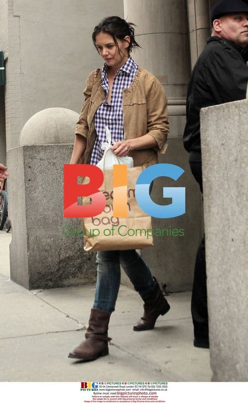 Katie Holmes Shopping in New York