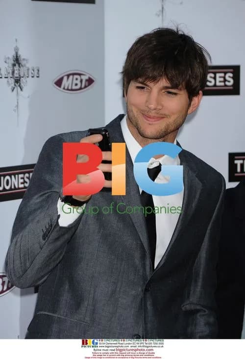 Ashton Kutcher at 'The Joneses' Premiere