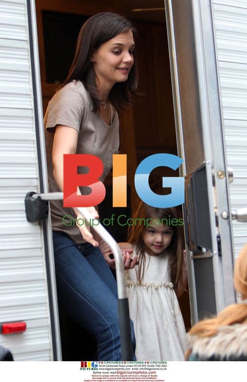 Suri Cruise visits mom Katie Holmes on movie set