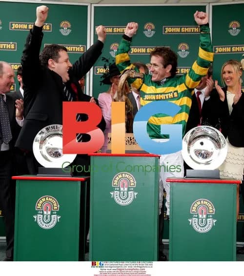 Peter Kay Presents John Smithís Grand National Trophy