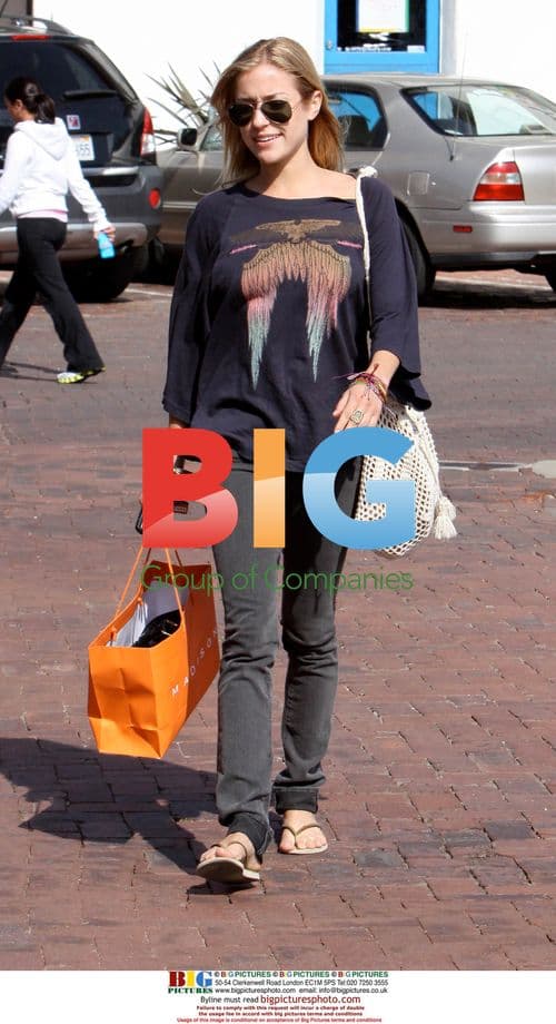 Kristin Cavallari Shopping in Malibu