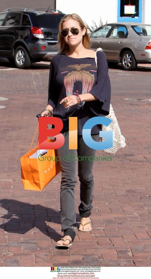 Kristin Cavallari Shopping in Malibu