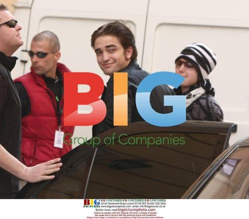 Robert Pattinson on 'Bel Ami' film set