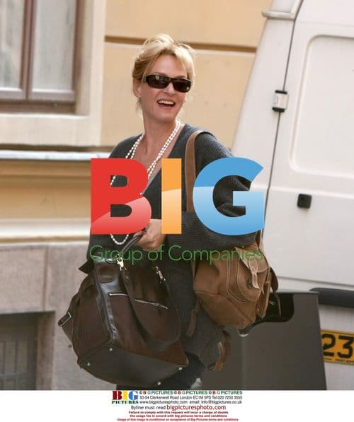 Uma Thurman on 'Bel Ami' film set