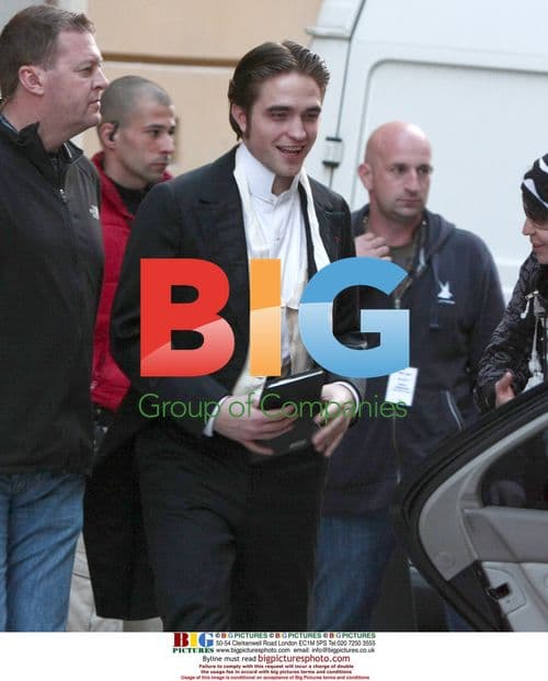 Robert Pattinson on 'Bel Ami' set