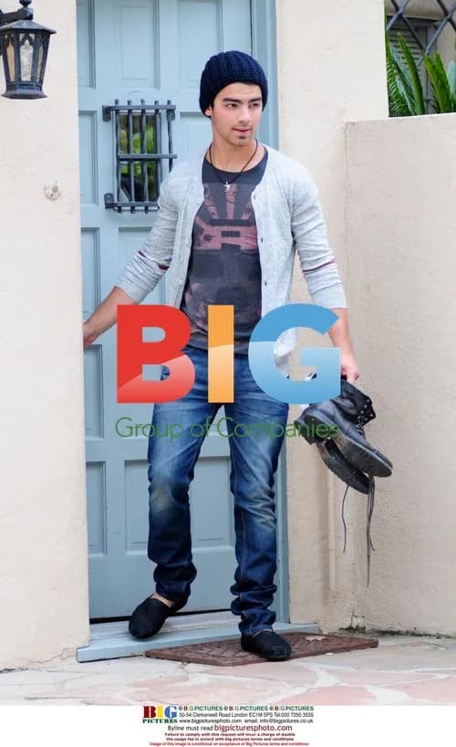 Joe Jonas Leaving House in Slippers