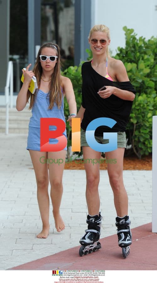 Michelle Hunziker Rollerblades in Miami