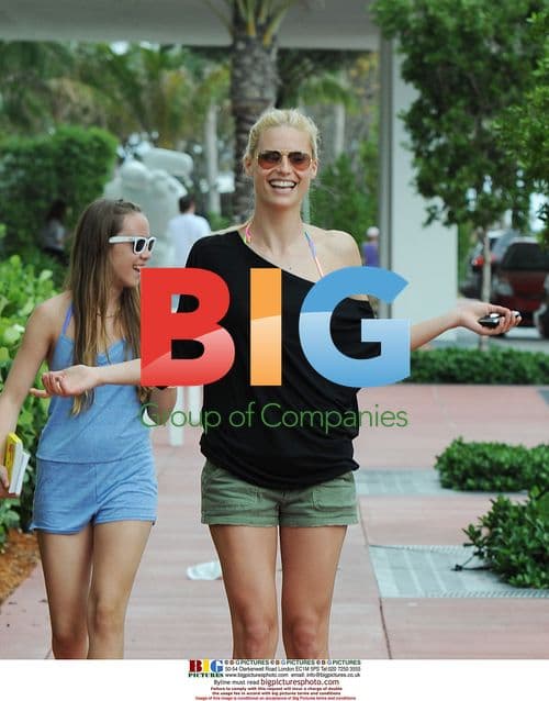 Michelle Hunziker Rollerblading in Miami