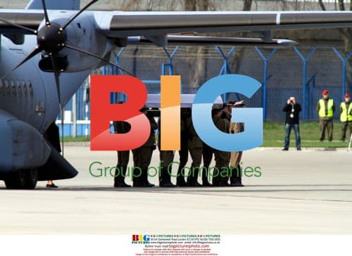 Coffin of Polish President Lech Kaczynski arrives in Warsaw