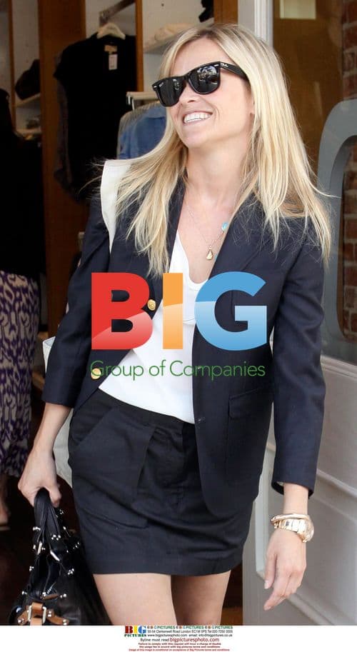 Reese Witherspoon in Navy Skirt Suit
