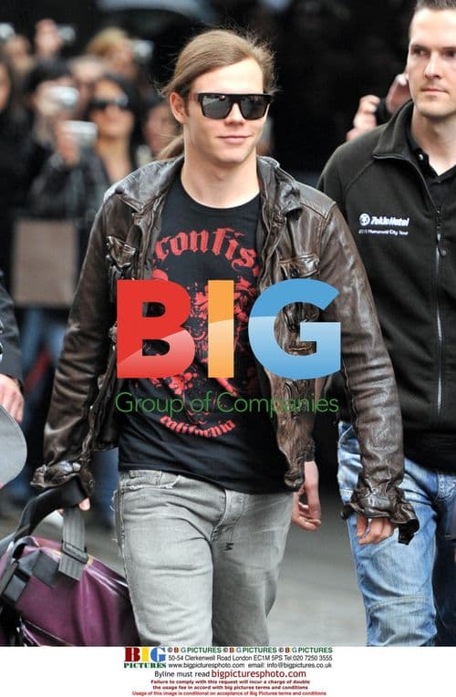 Tokio Hotel Members Arrive in Paris