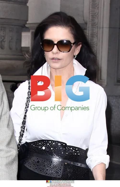 Catherine Zeta-Jones Leaves NYC Apartment