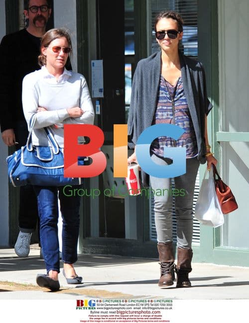 Jessica Alba Runs Errands in Santa Monica