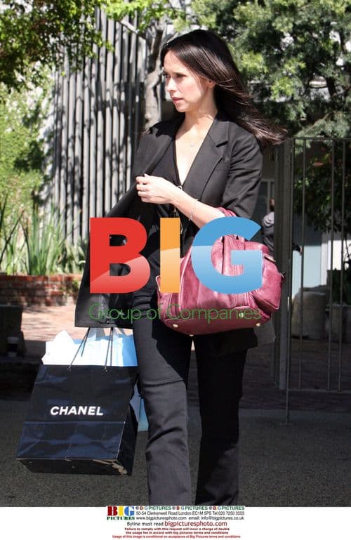 Jennifer Love Hewitt Shopping at Kitson
