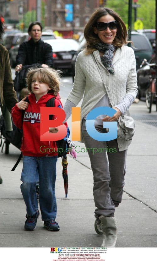 Sarah Jessica Parker Takes Son to School