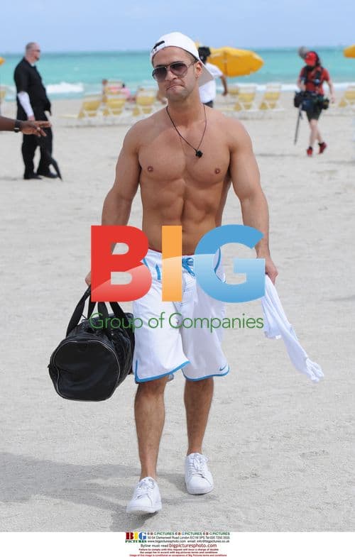 Jersey Shore Stars Relax in Miami