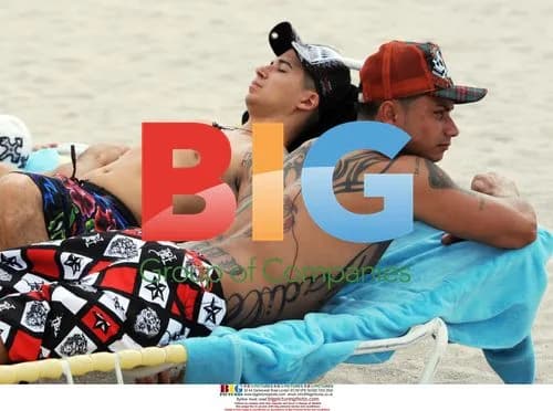 Jersey Shore Cast Relaxing in Miami