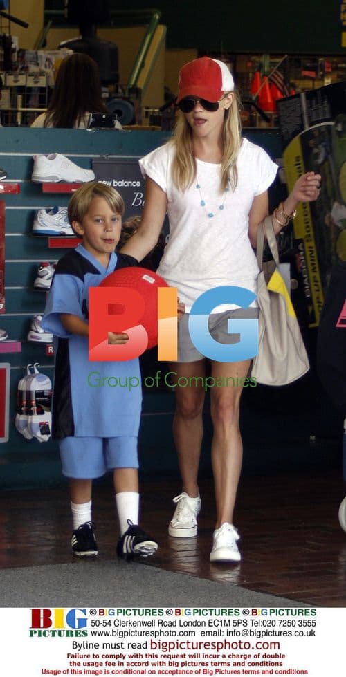 Reese Witherspoon with Son and Boyfriend