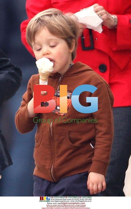 Pitts Take Grandkids for Icecream in Venice