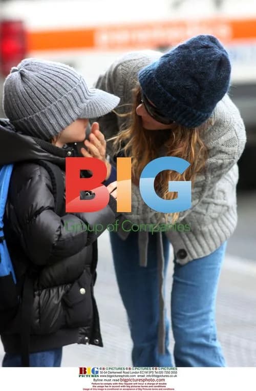 Sarah Jessica Parker takes son to school