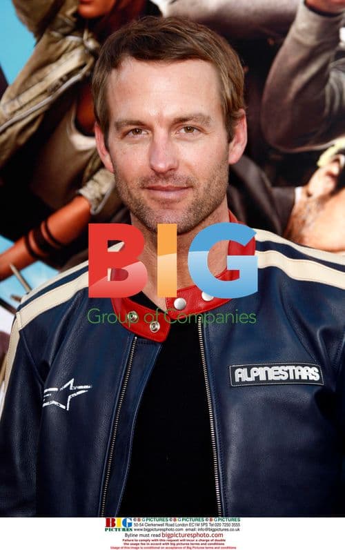 Gunner Wright at 'The Losers' Premiere