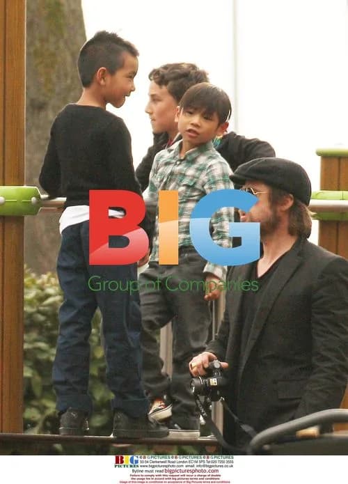 Brad Pitt with kids at park, Venice