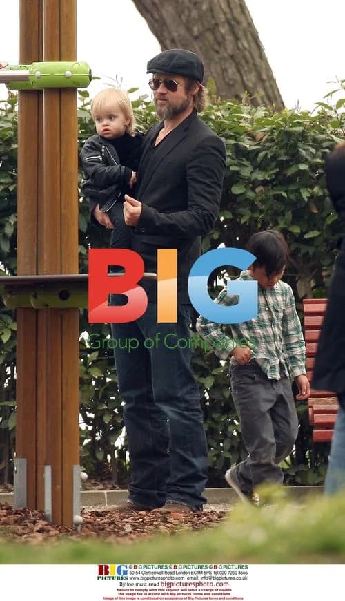 Brad Pitt with kids at park in Venice