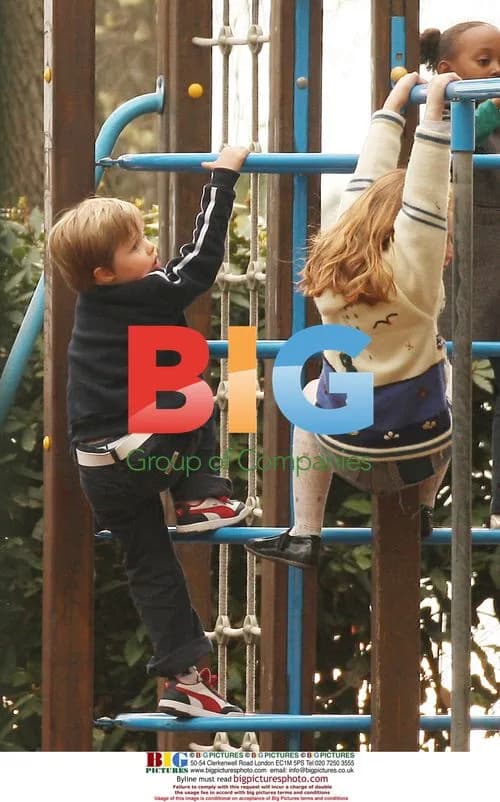 Brad Pitt with kids at park, Venice