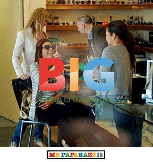 Eva Longoria Parker buys sunglasses