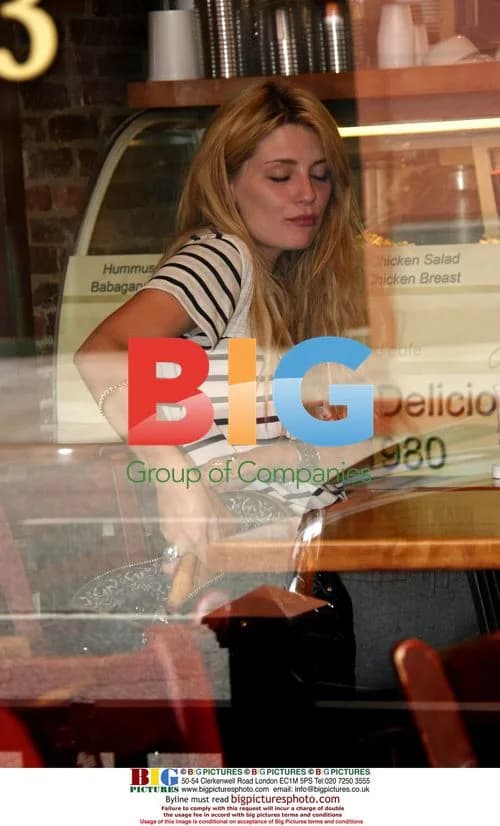 Mischa Barton Eats Lunch in Beverly Hills