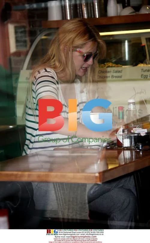 Mischa Barton Lunches at Deli in Beverly Hills