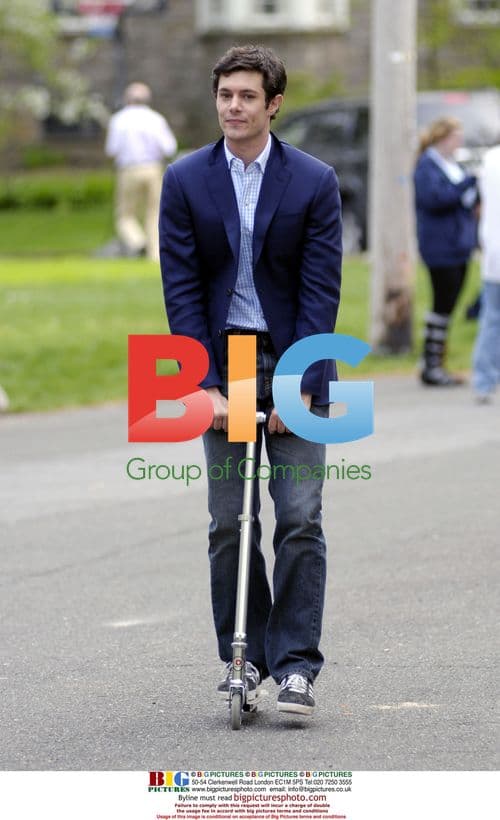 Adam Brody on the set of 'The Oranges'