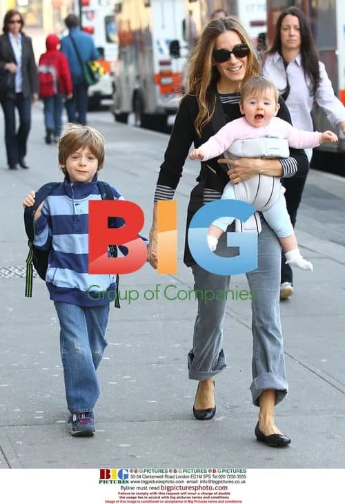 Sarah Jessica Parker takes son to school