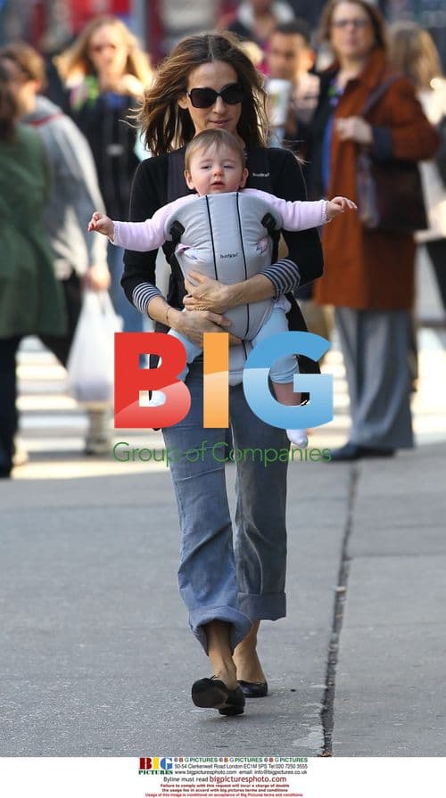 Sarah Jessica Parker takes son to school