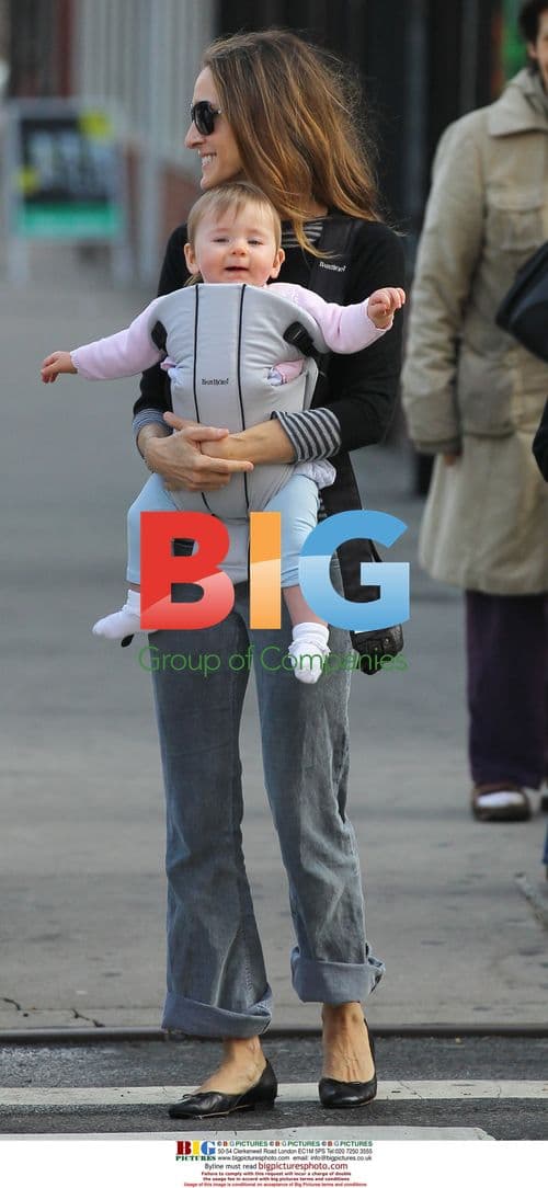 Sarah Jessica Parker Takes Kids to School