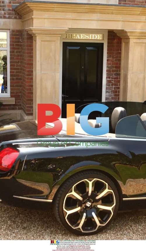 Peter Andre views house in East Sussex