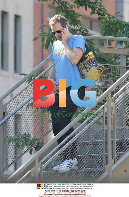 Chris Martin Strolls in NYC
