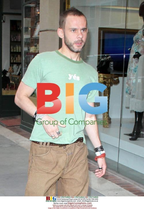 Dominic Monaghan with broken foot in LA