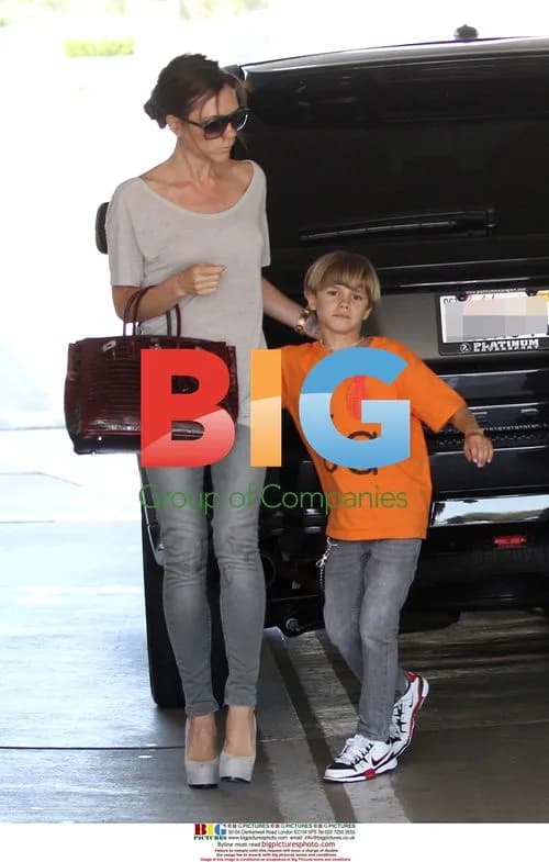 Beckhams Visit Pinkberrys in LA