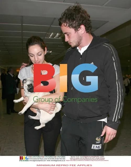 Kelly Brook Surprised at Heathrow