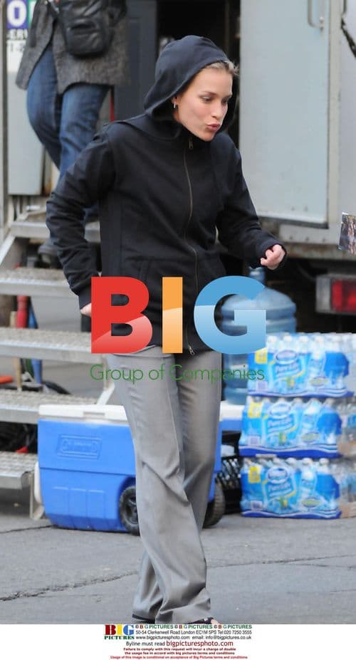 Actress Piper Perabo on Covert Affairs Set